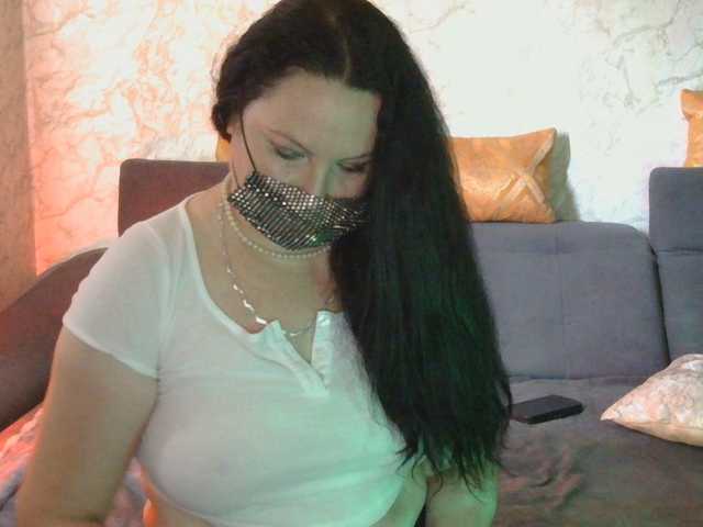 Florena-1 live cam on BongaCams