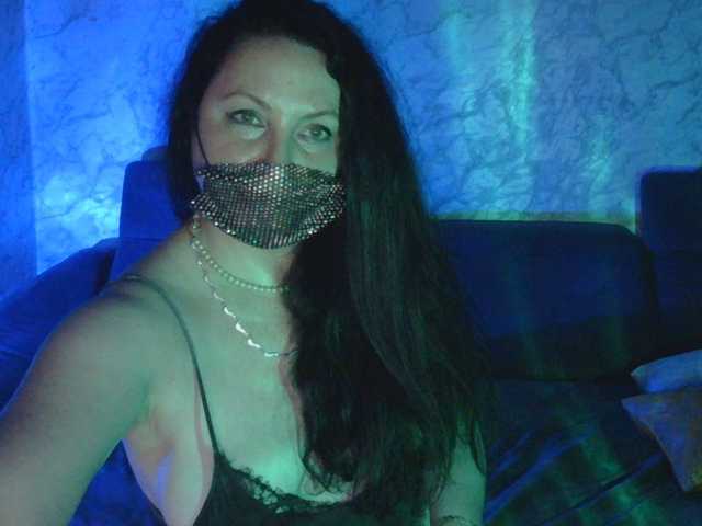 Florena-1 live cam on BongaCams