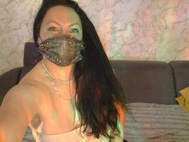 Florena-1 live cam on BongaCams