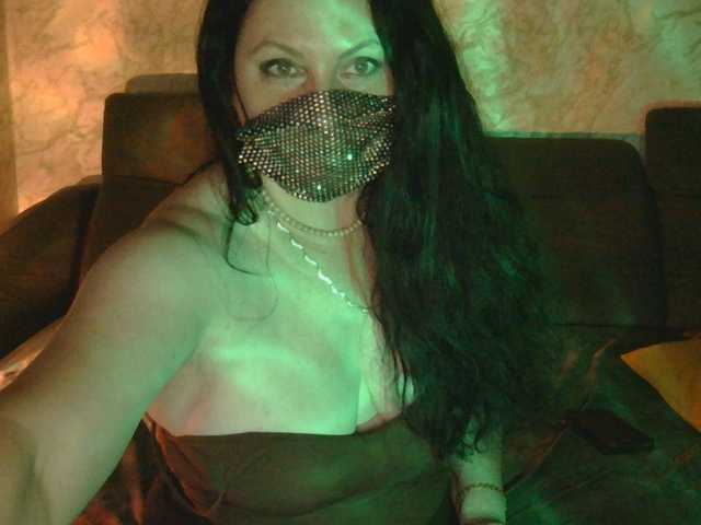 Florena-1 live cam on BongaCams