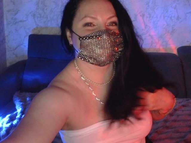 Florena-1 live cam on BongaCams