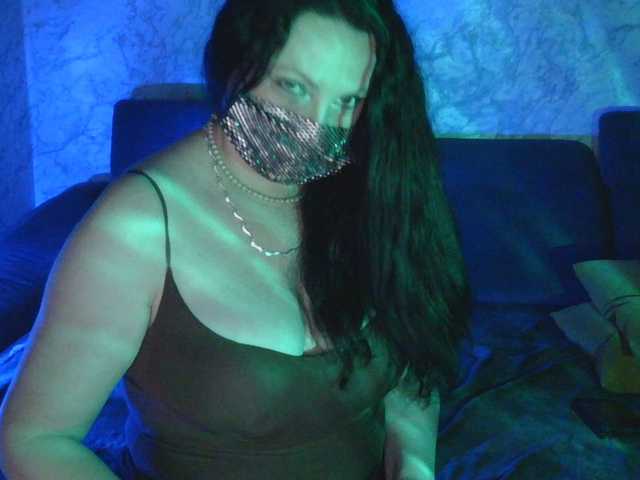 Florena-1 live cam on BongaCams