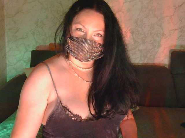 Florena-1 live cam on BongaCams