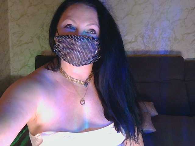 Florena-1 live cam on BongaCams