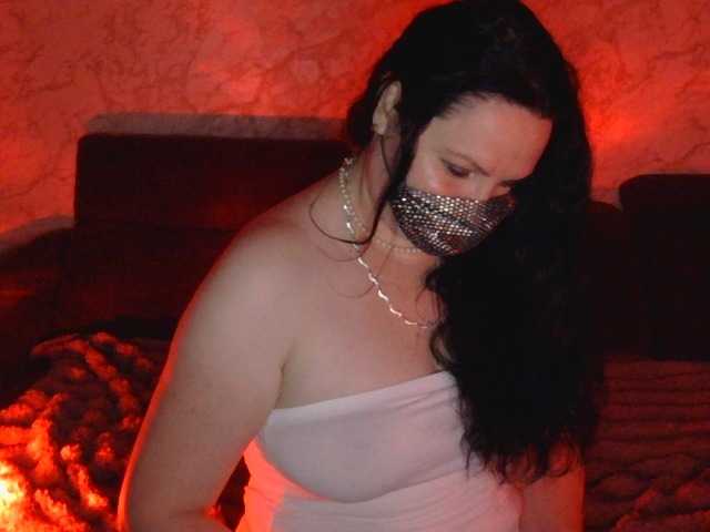 Florena-1 live cam on BongaCams