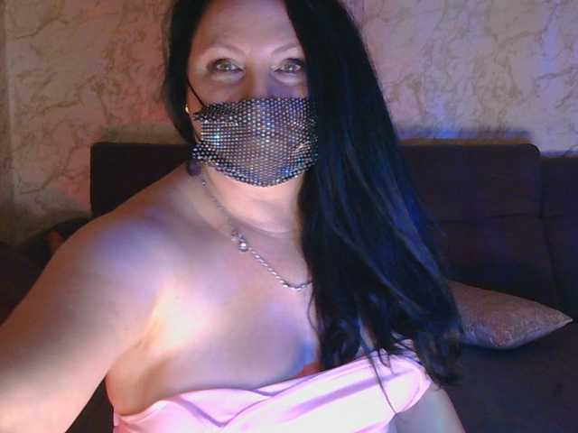 Florena-1 live cam on BongaCams