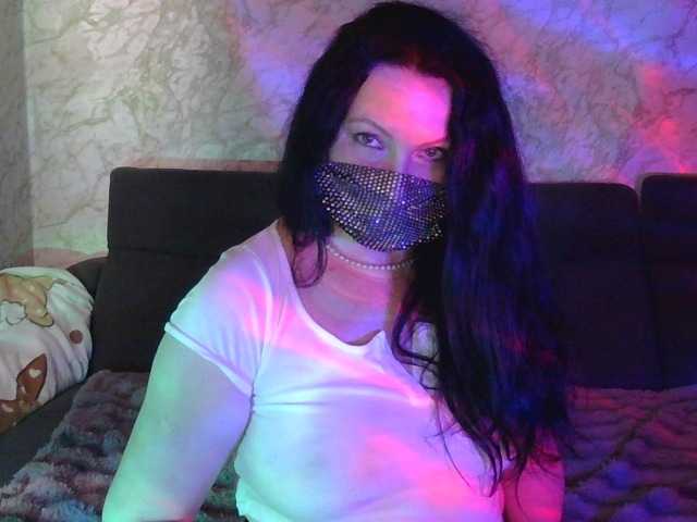 Florena-1 live cam on BongaCams