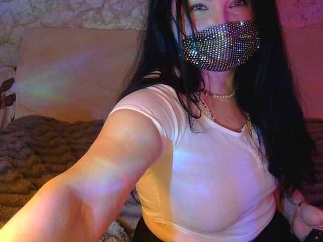 Florena-1's BongaCams show and profile