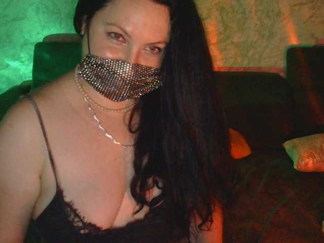 Florena-1 live cam on BongaCams