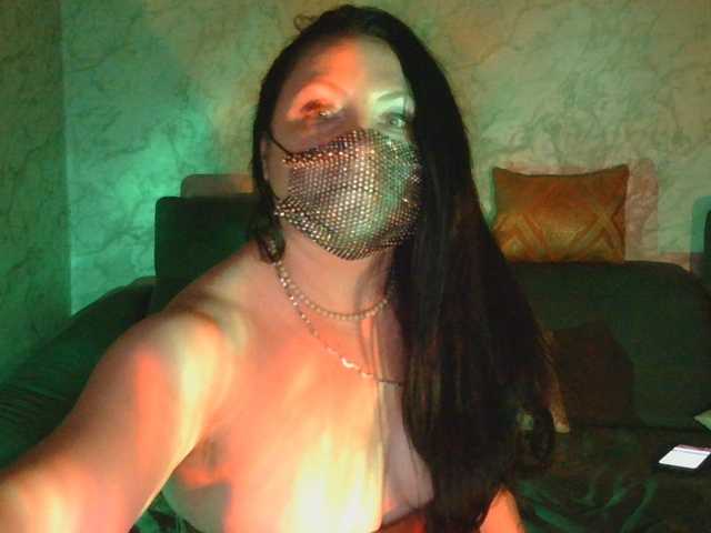 Florena-1 live cam on BongaCams