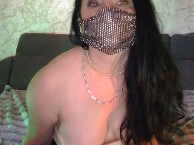Florena-1 live cam on BongaCams