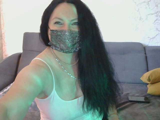 Florena-1 live cam on BongaCams