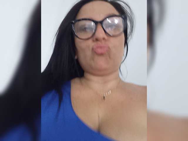 nadiaSamiri live cam on BongaCams