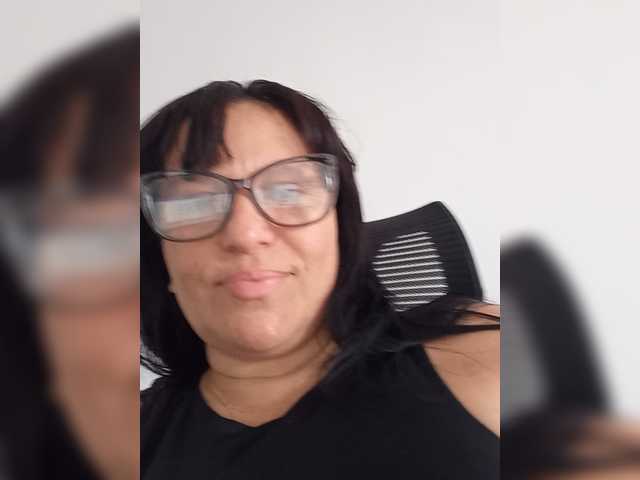 nadiaSamiri live cam on BongaCams