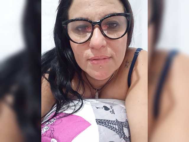 nadiaSamiri live cam on BongaCams