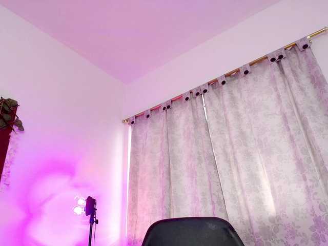 nadiaSamiri live cam on BongaCams