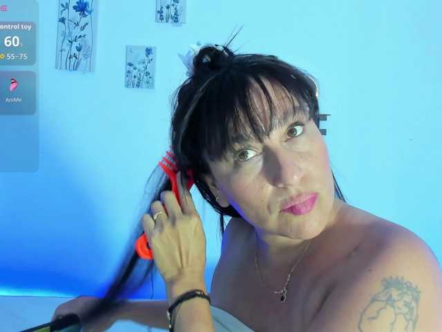 nadiaSamiri live cam on BongaCams