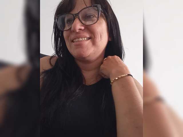 nadiaSamiri live cam on BongaCams