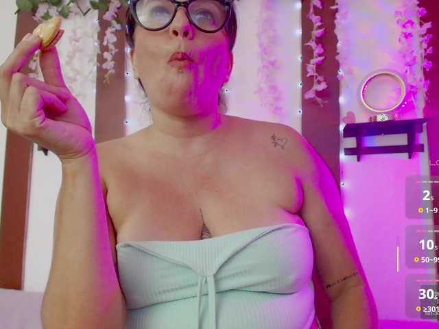 nadiaSamiri live cam on BongaCams