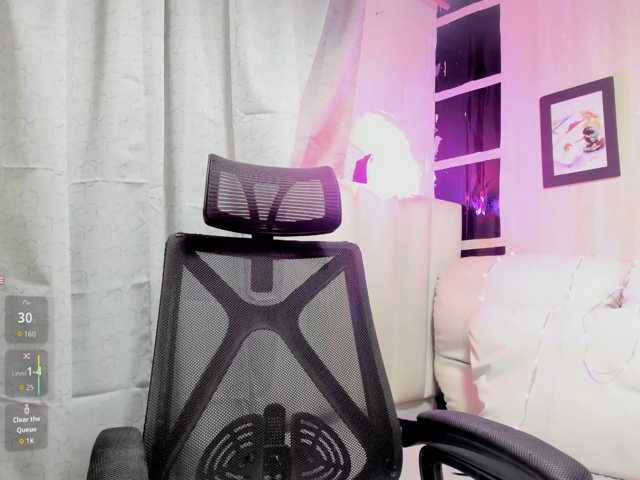 nadiaSamiri live cam