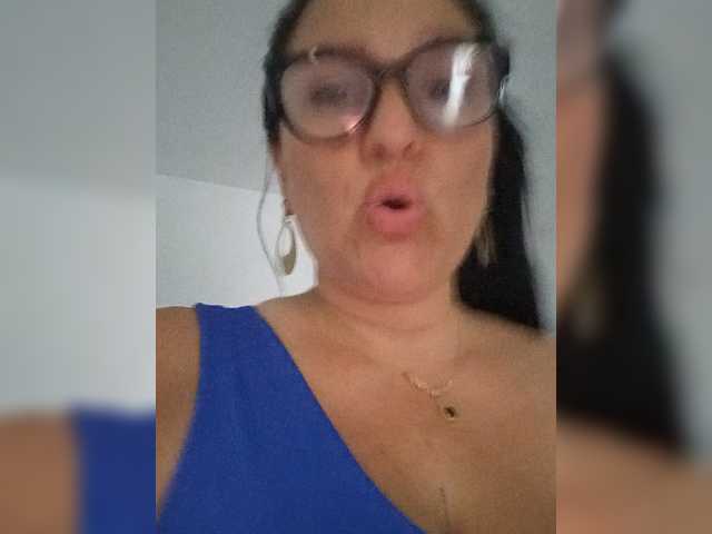 nadiaSamiri live cam on BongaCams