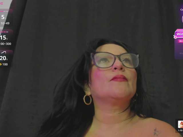 nadiaSamiri live cam on BongaCams