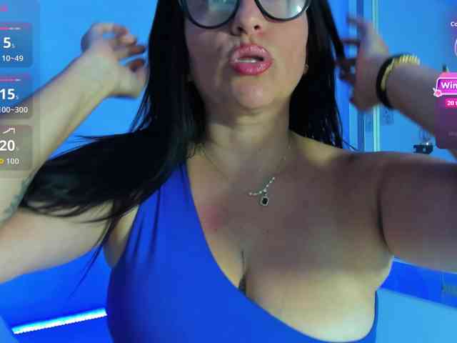 nadiaSamiri webcam