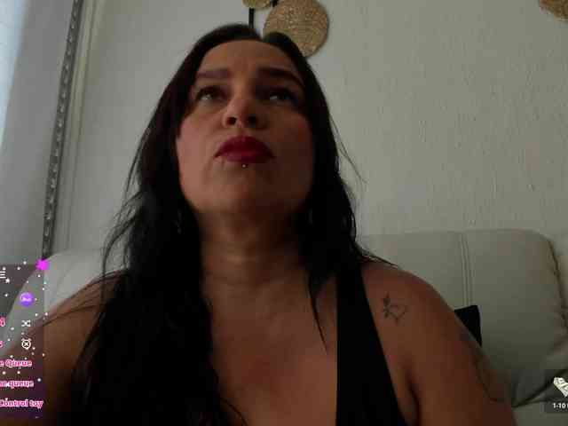 nadiaSamiri webcam