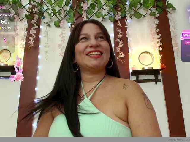 nadiaSamiri webcam