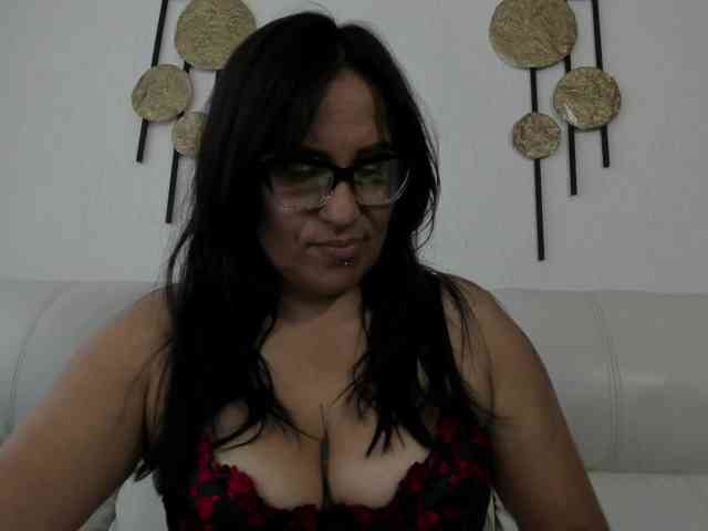 nadiaSamiri webcam