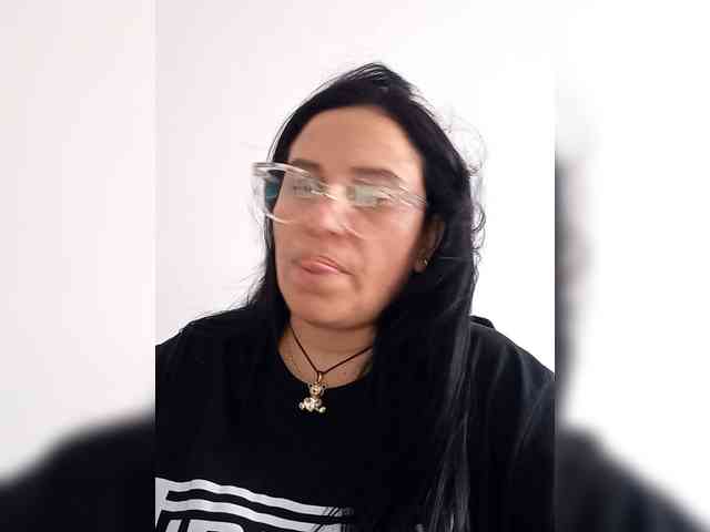 nadiaSamiri webcam