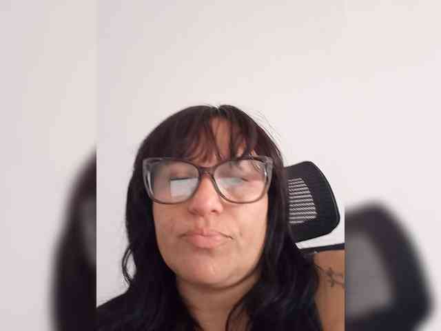 nadiaSamiri webcam