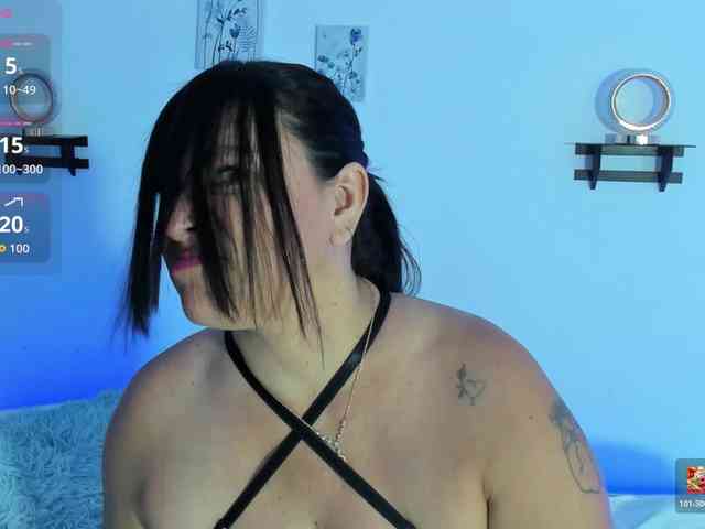 nadiaSamiri webcam