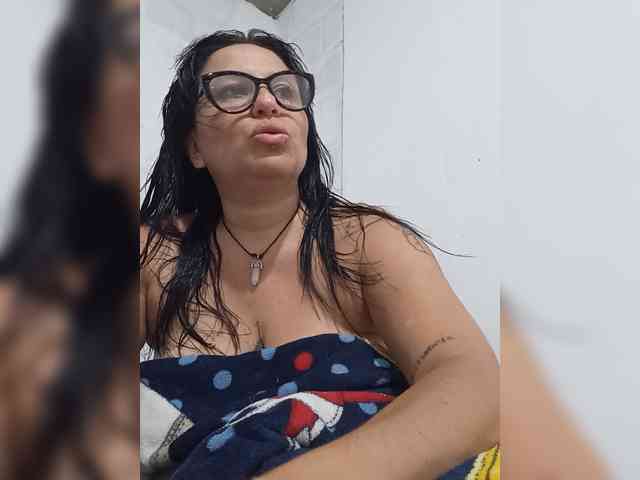 nadiaSamiri webcam