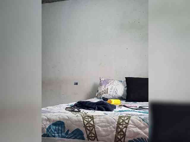 nadiaSamiri webcam
