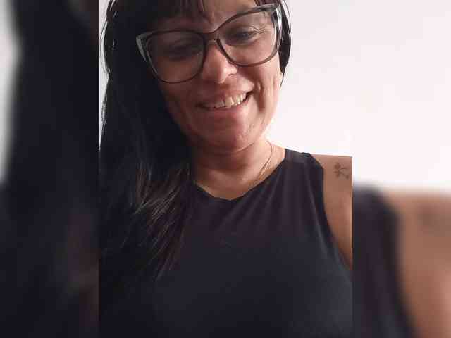 nadiaSamiri webcam