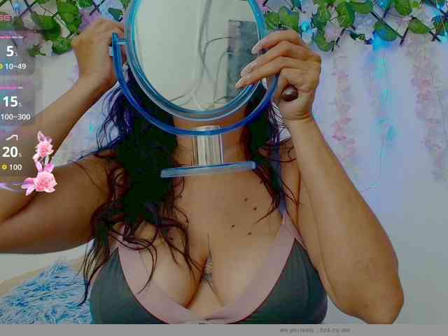 nadiaSamiri webcam