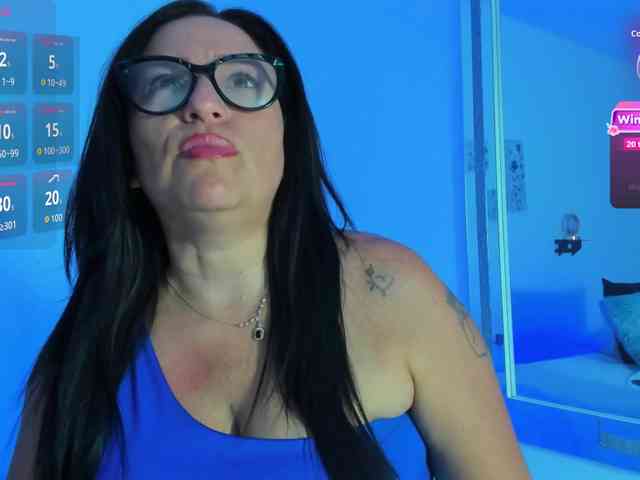 nadiaSamiri webcam