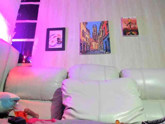 nadiaSamiri webcam