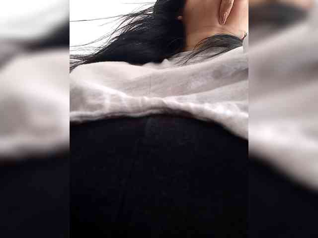 nadiaSamiri webcam