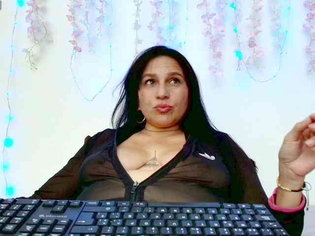 Model: nadiaSamiri