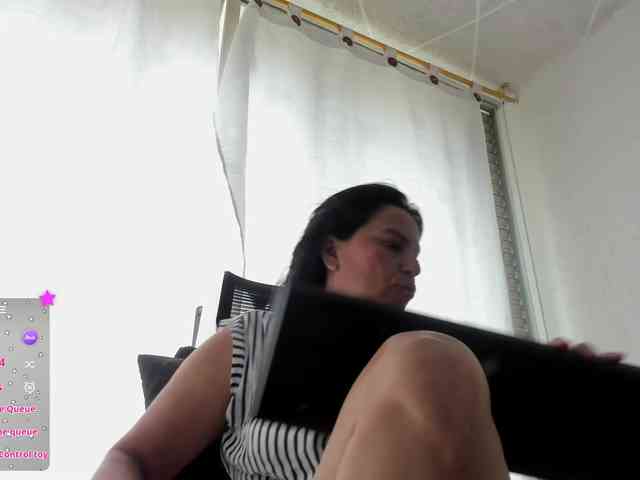 nadiaSamiri webcam