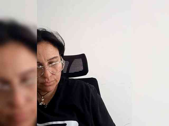 nadiaSamiri webcam