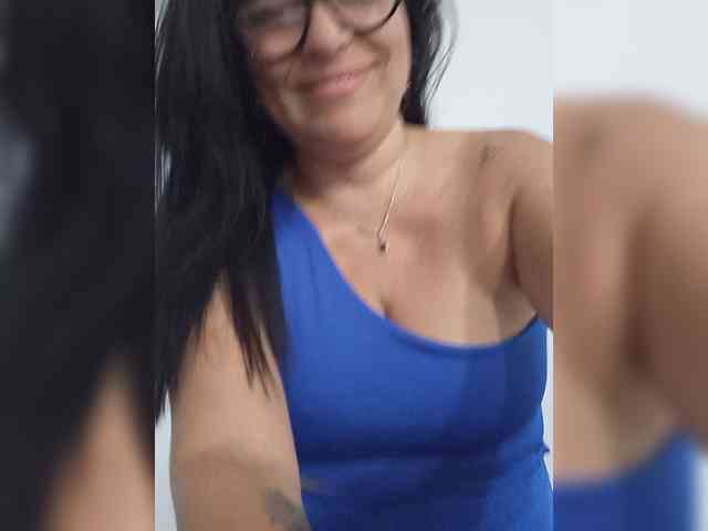 nadiaSamiri webcam