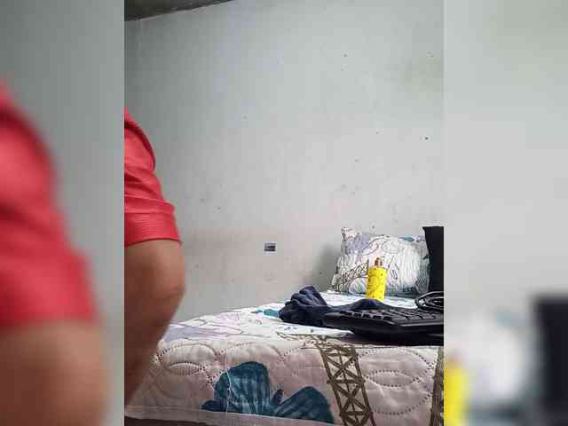 nadiaSamiri webcam