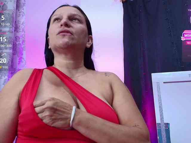 nadiaSamiri webcam