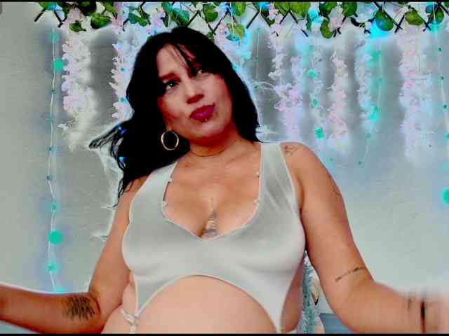 nadiaSamiri webcam