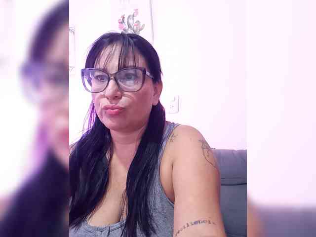 nadiaSamiri webcam