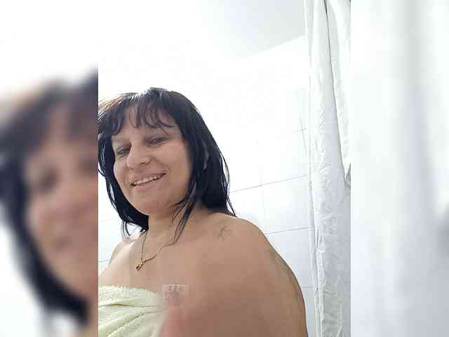 nadiaSamiri webcam