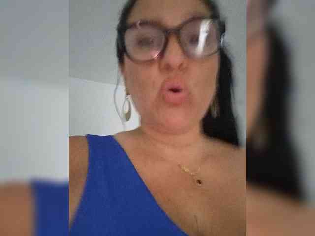 nadiaSamiri webcam